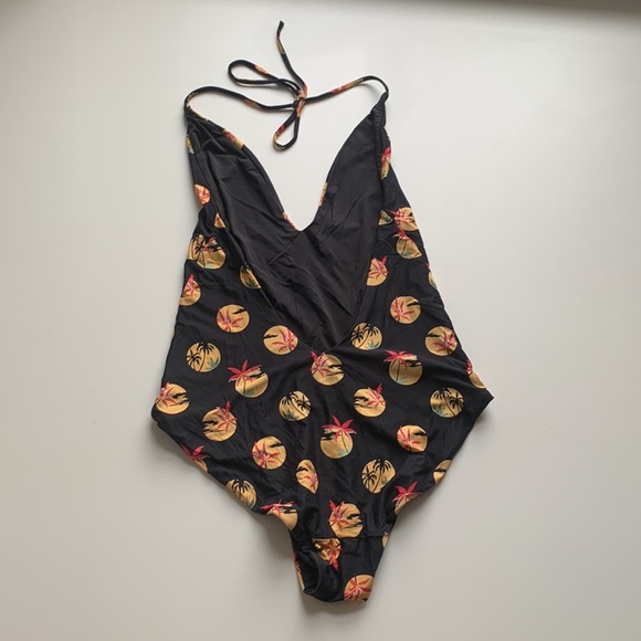 One peace swimming suite - Picture 2 of 3